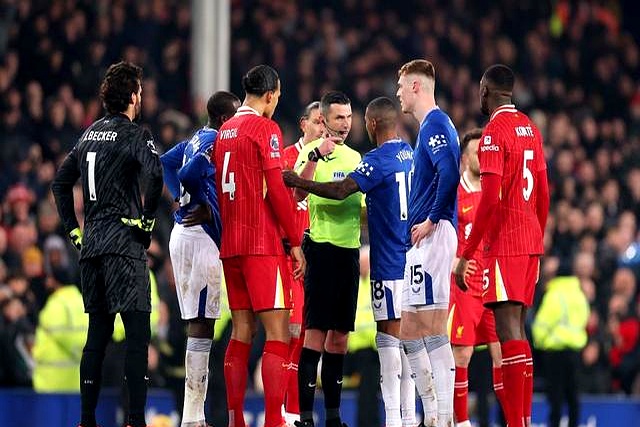 九游体育在线-波兰猛将劲敌：利物浦PK埃弗顿