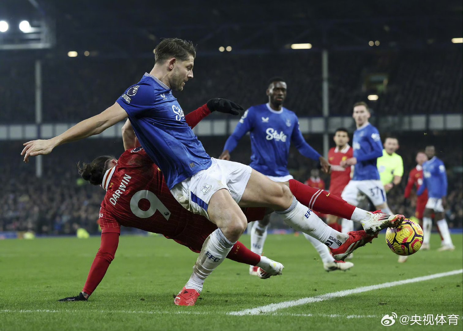 波兰猛将劲敌：利物浦PK埃弗顿