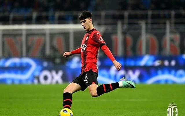 九游体育入口-包含AC米兰阵容动荡，或将迎来换血的词条