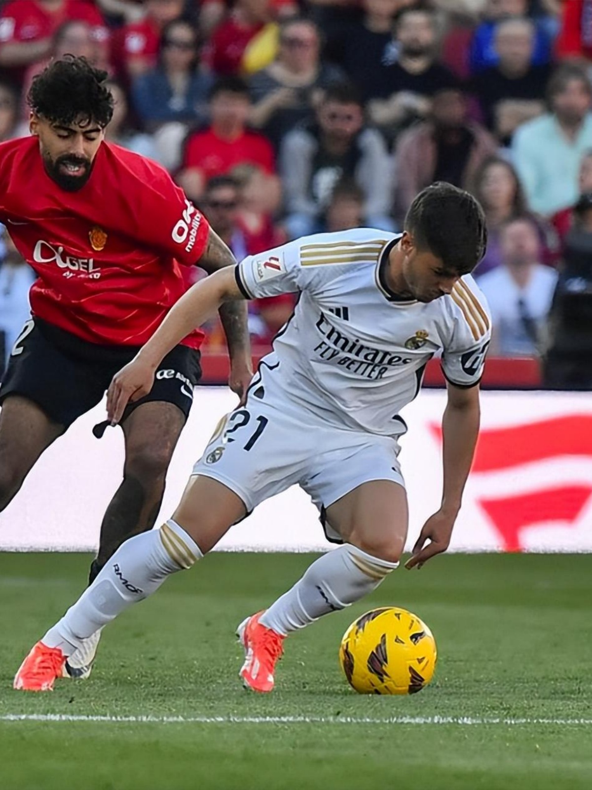 伯恩茅斯客场憾平曼联，战绩稳定排名