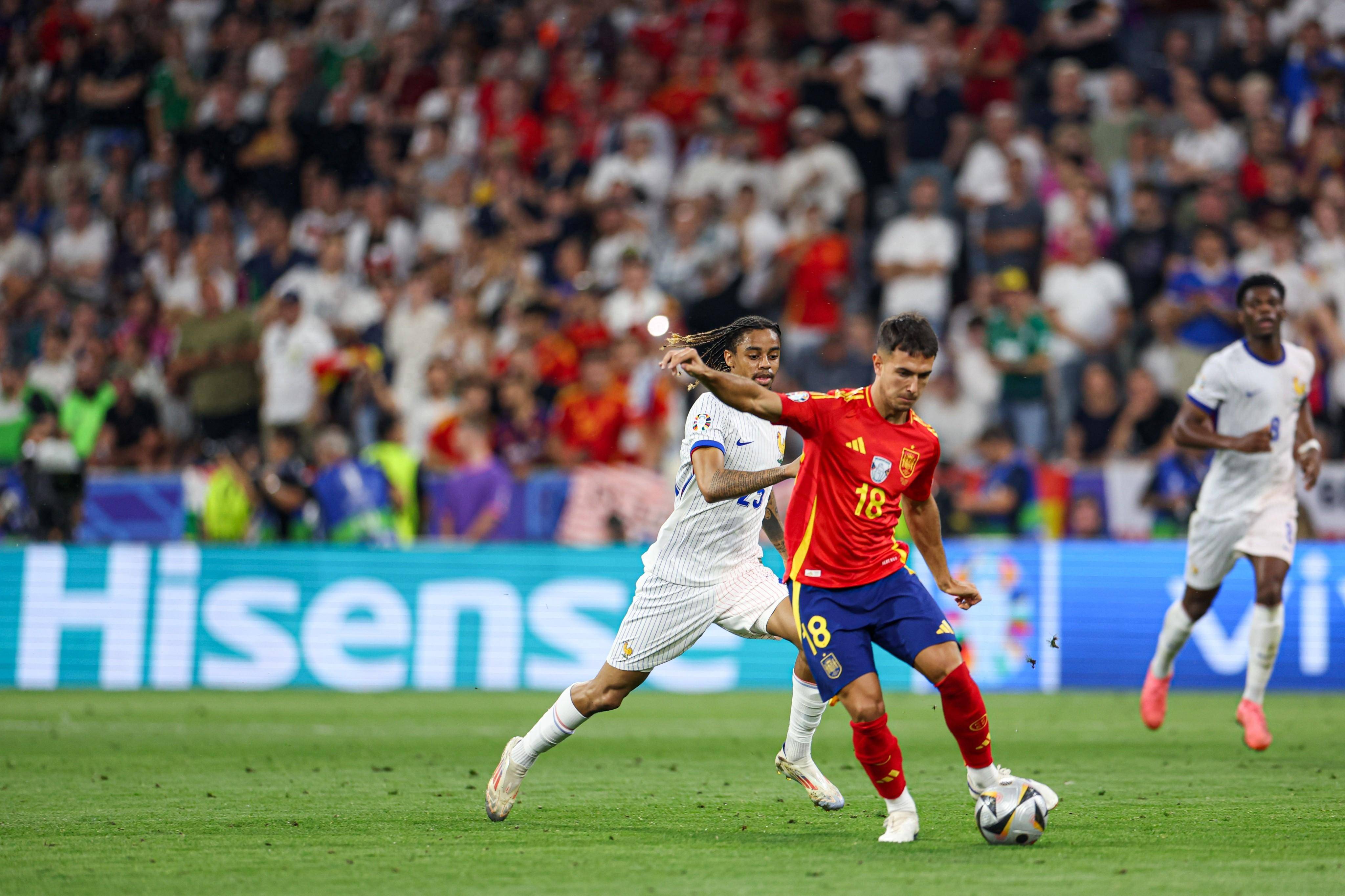 关于西班牙队连胜晋级,力争赢得欧锦赛冠军的信息 关于西班牙队连胜晋级,力争赢得欧锦赛冠军的信息