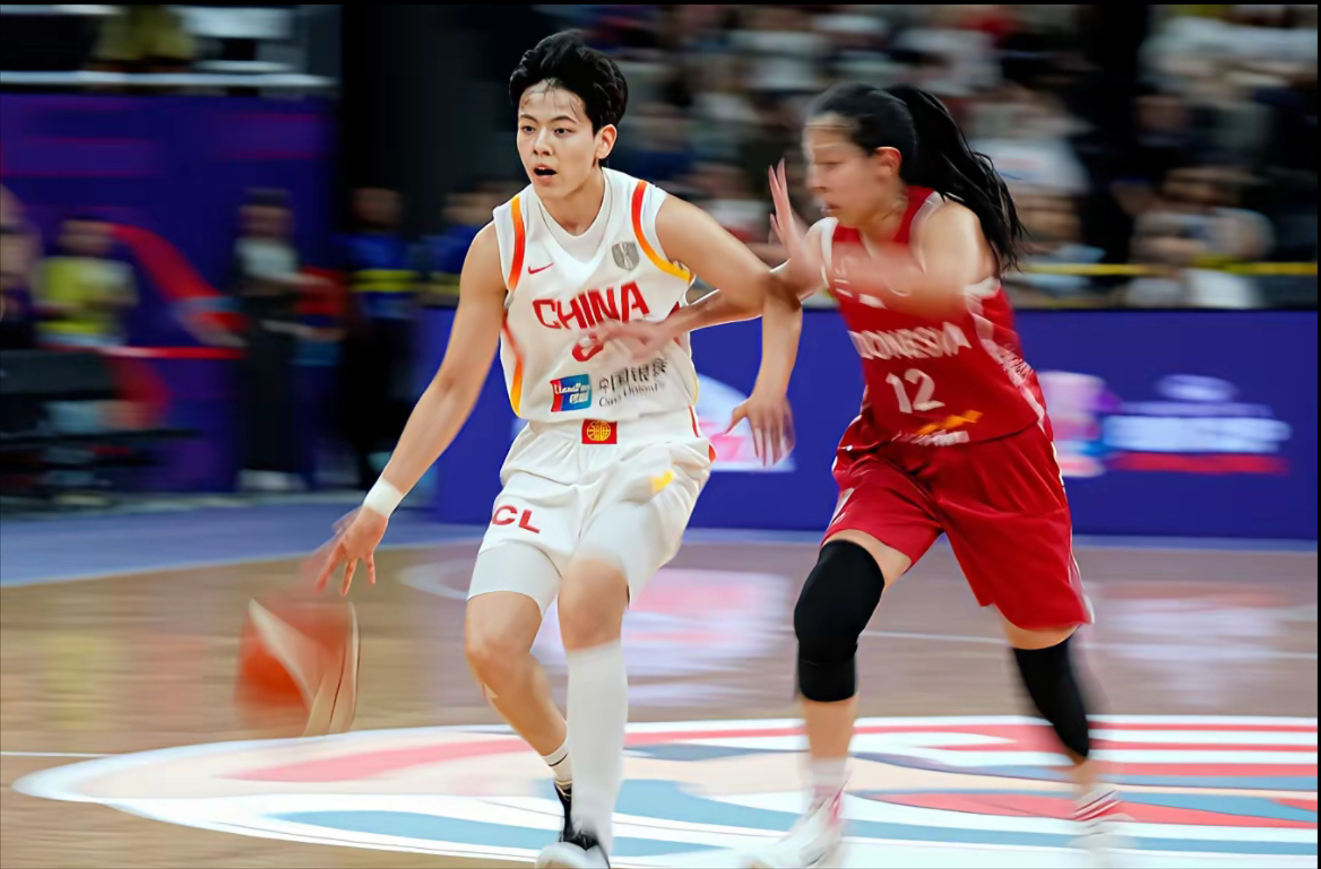 九游体育网页版登录入口-对手外线贴身防守，球队策应失准