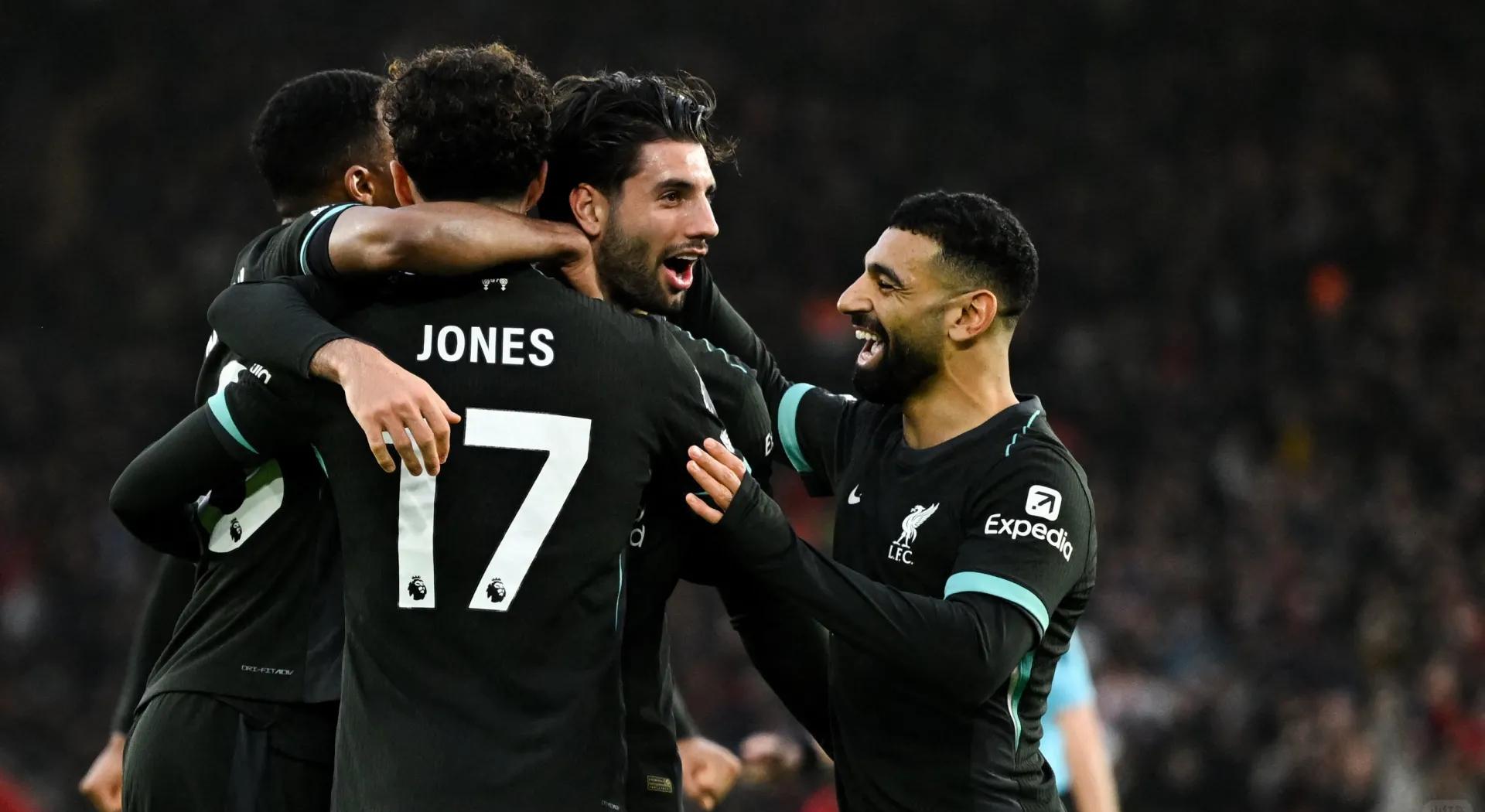 利物浦后卫压制成功豪取三分的简单介绍