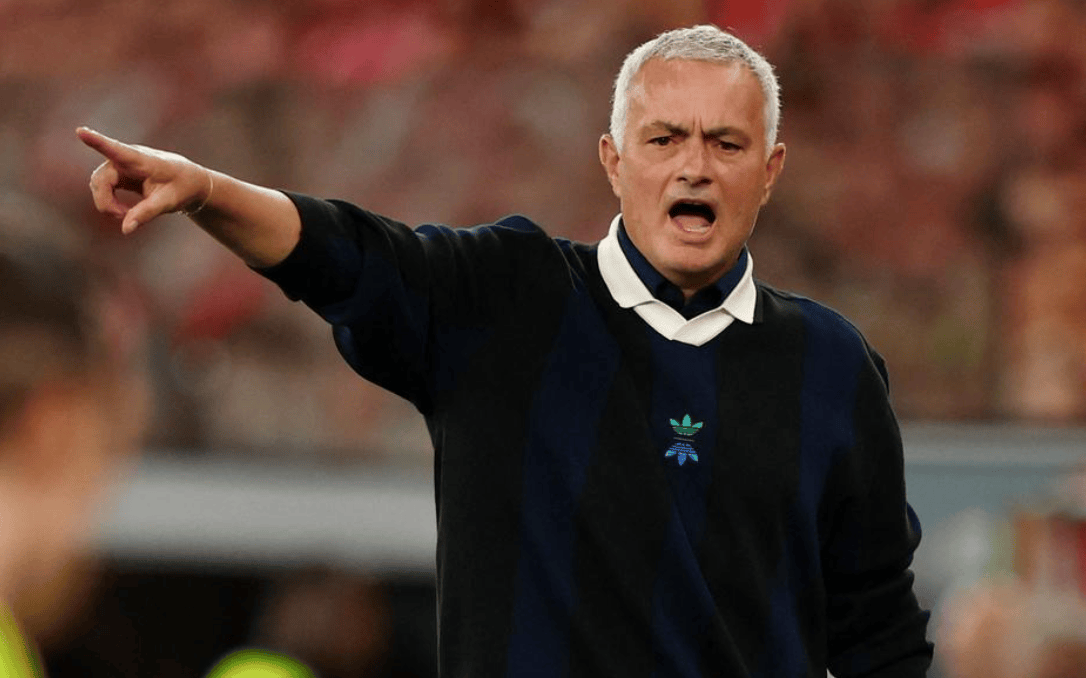 关于曼联遭遇黑马逆转,惨遭淘汰无缘欧冠四强的信息 关于曼联遭遇黑马逆转,惨遭淘汰无缘欧冠四强的信息