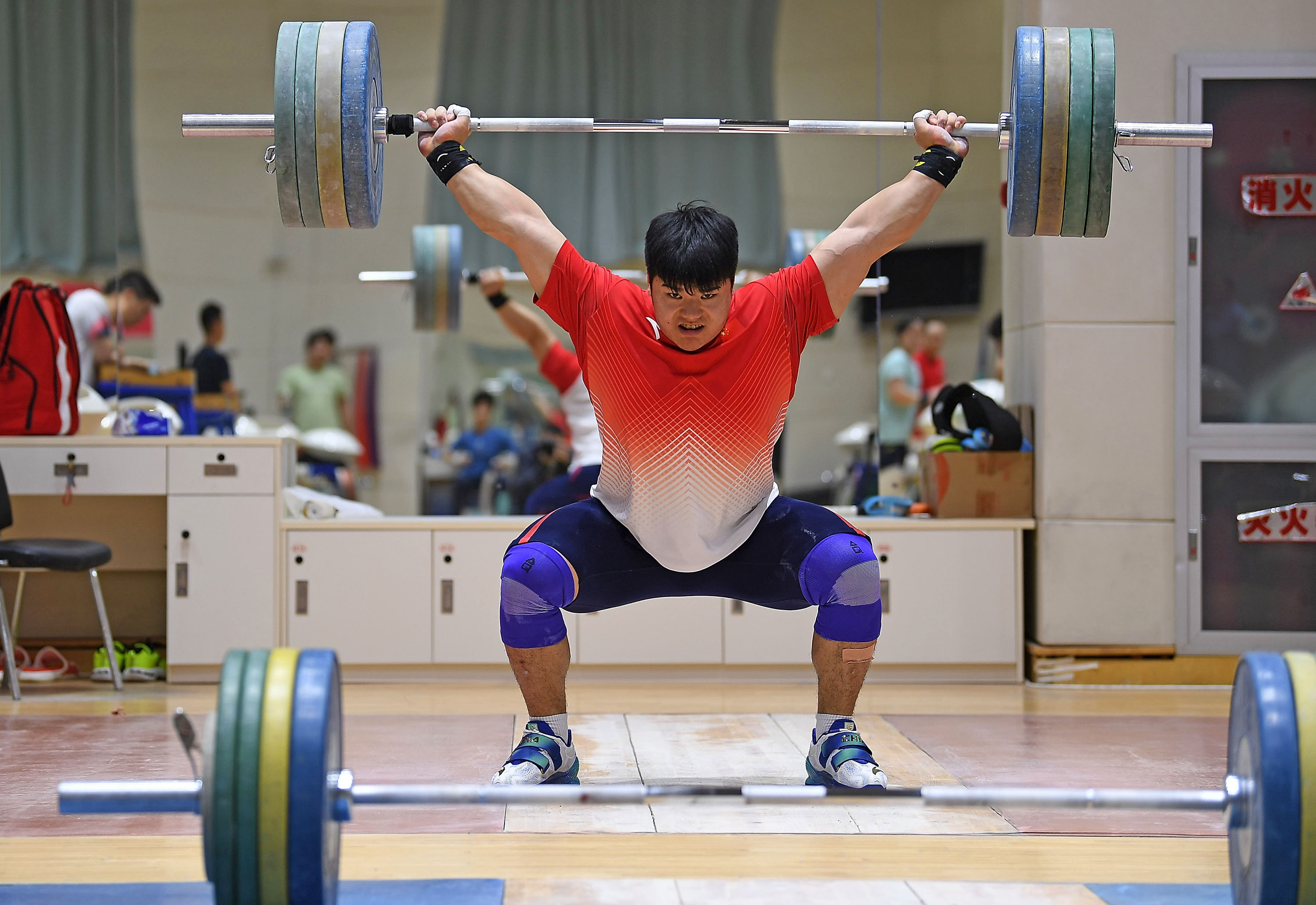 韩国选手在举重项目发挥出色