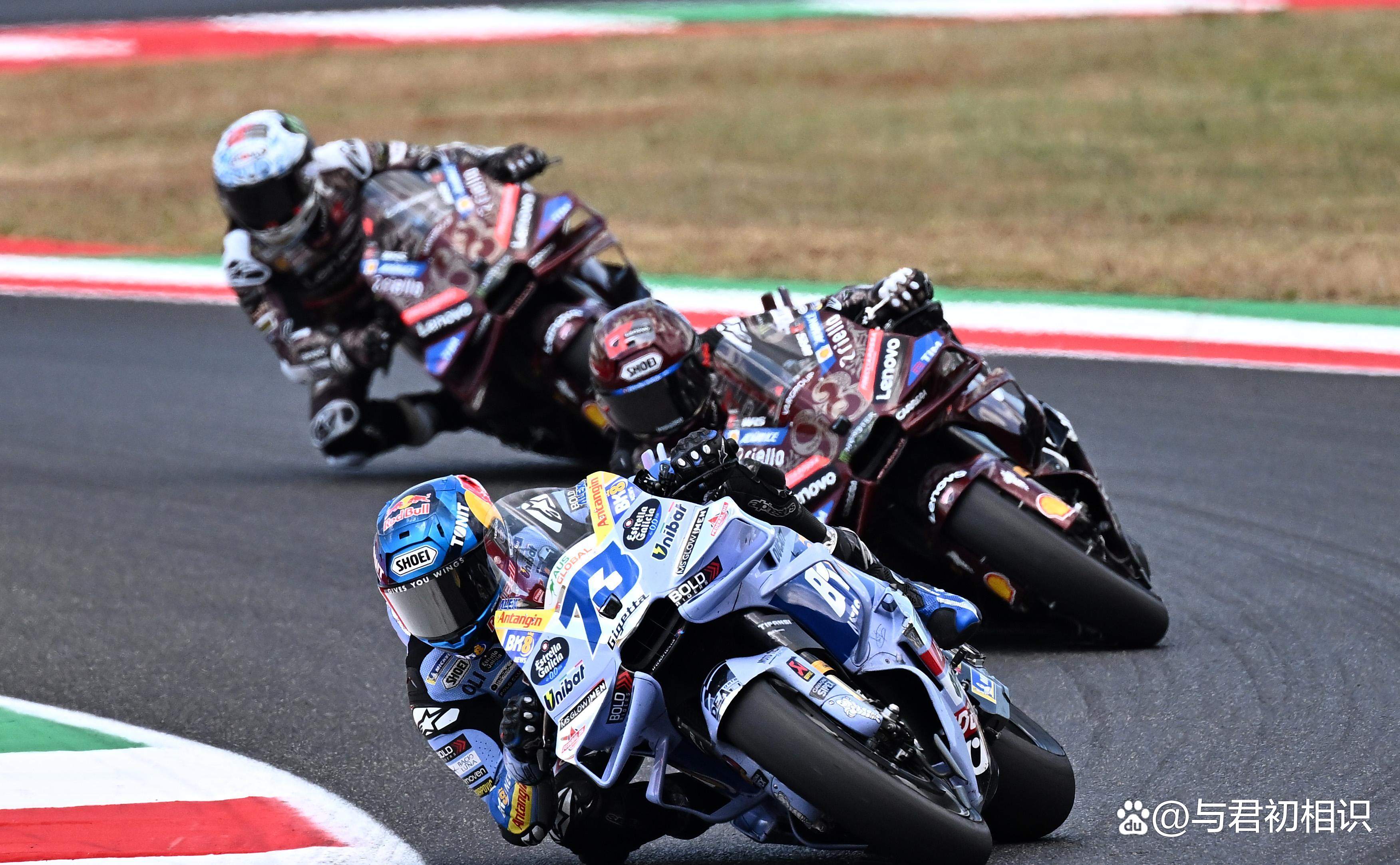 包含世界级赛事中选手们的奋勇拼搏昭示胜利的词条