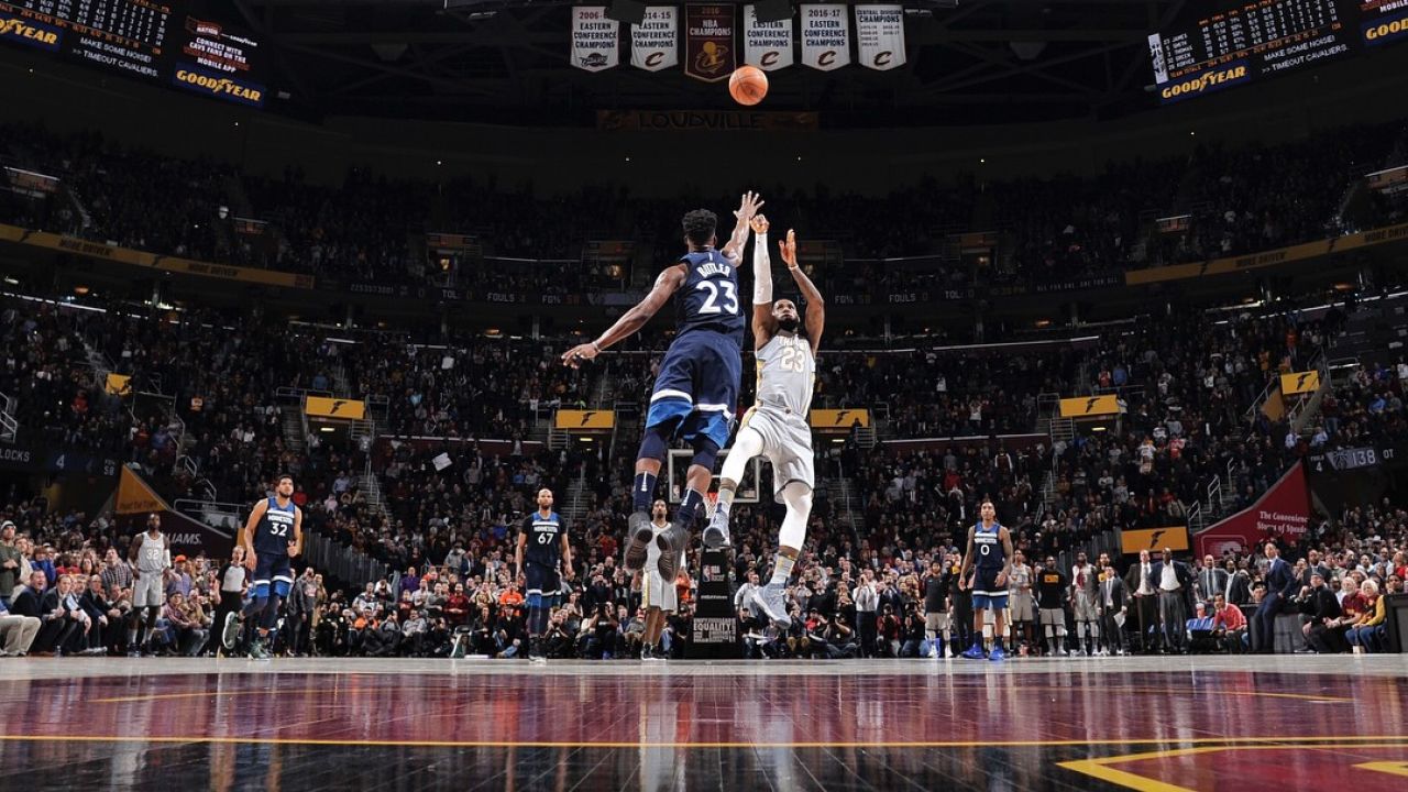 热火主场大胜奇才，保持不败