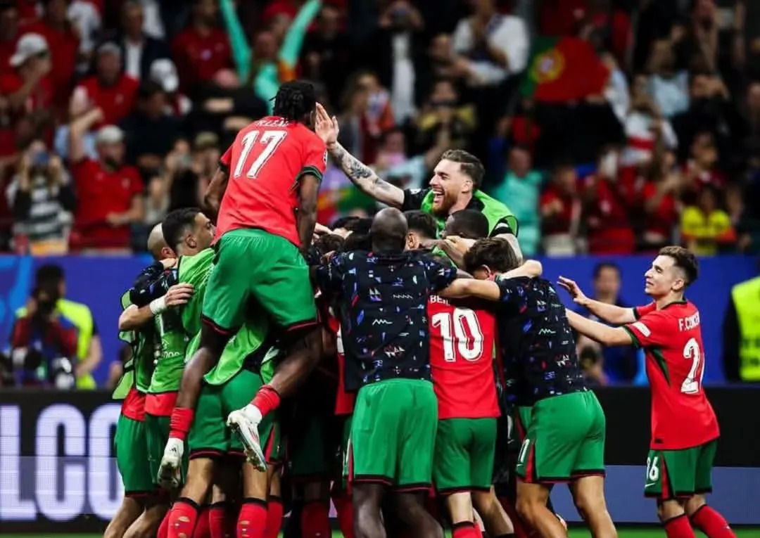 关于欧洲足坛热门赛事,球迷热议纷纷的信息 关于欧洲足坛热门赛事,球迷热议纷纷的信息