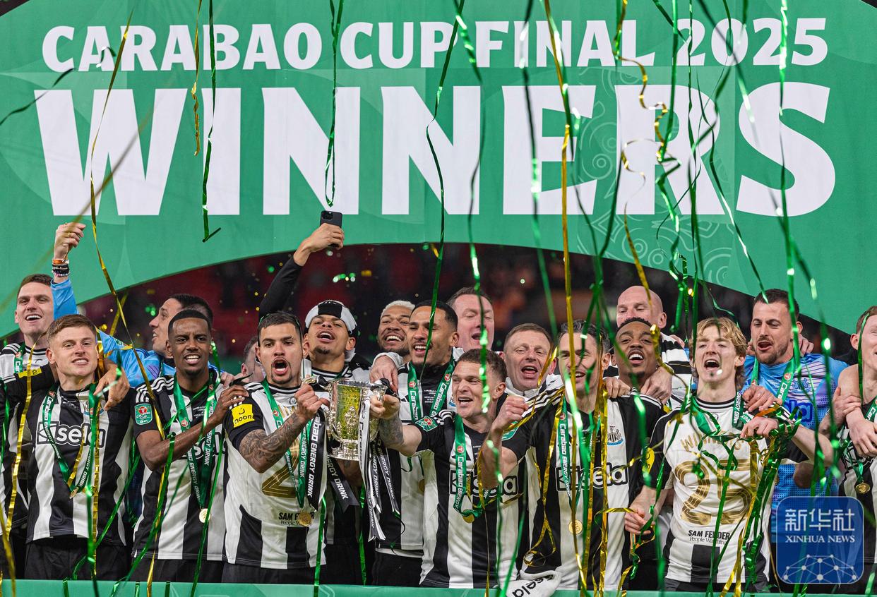 纽伦堡队员表现出色,助球队取胜 纽伦堡队员表现出色,助球队取胜